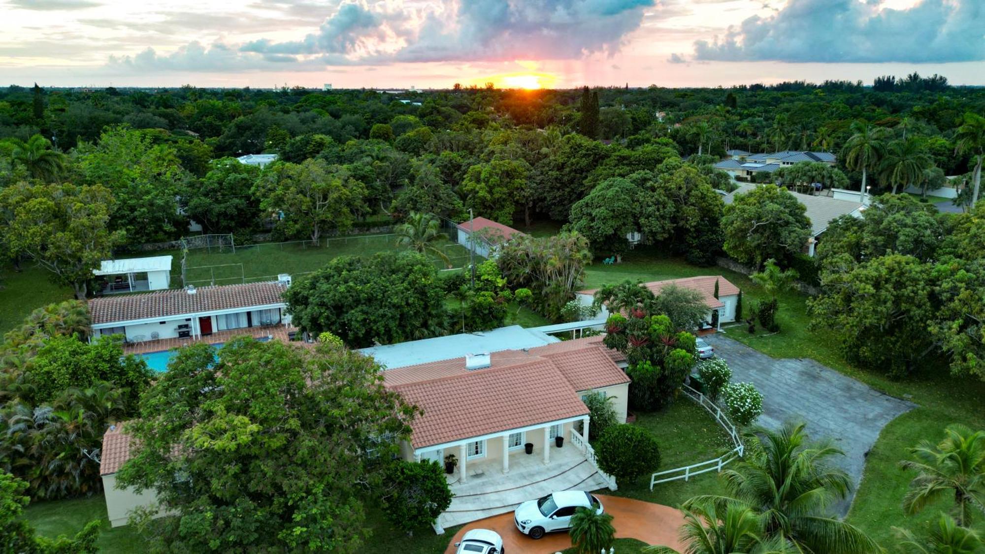 La Finca Miami Luaran gambar